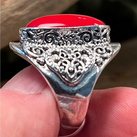 Stunning Bohemian Red Turquoise Oval Elongated Resin Gemstone Steel Alloy Ring - Picture 11 of 16